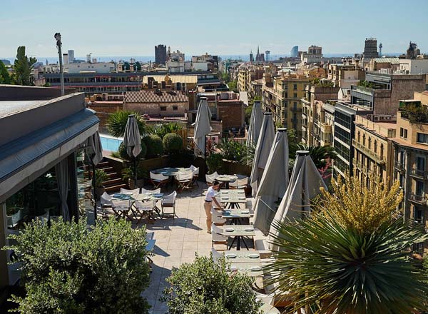 Rooftop bar Mood Rooftop Bar in Barcelona