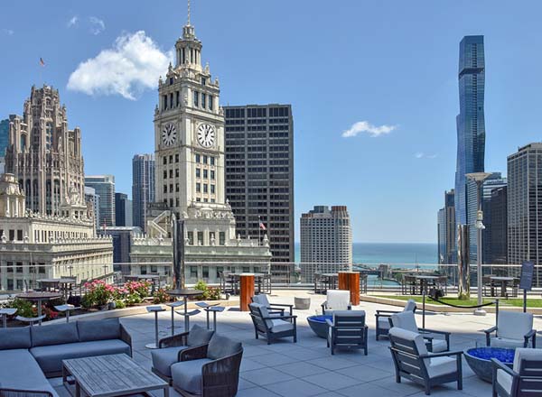 Rooftop bar Terrace 16 in Chicago