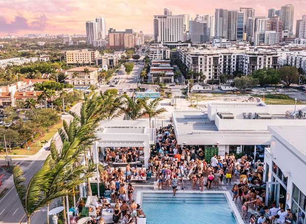 The Easton Rooftop Pool & Lounge - Rooftop bar in Fort Lauderdale | The ...