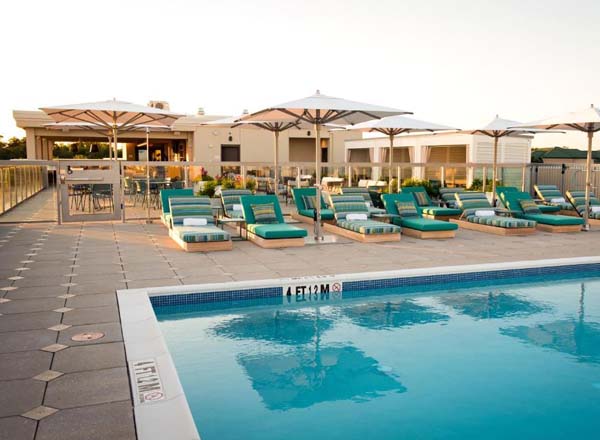 High Tide Rooftop Bar at the Courtyard Hilton Head Island - Rooftop bar ...