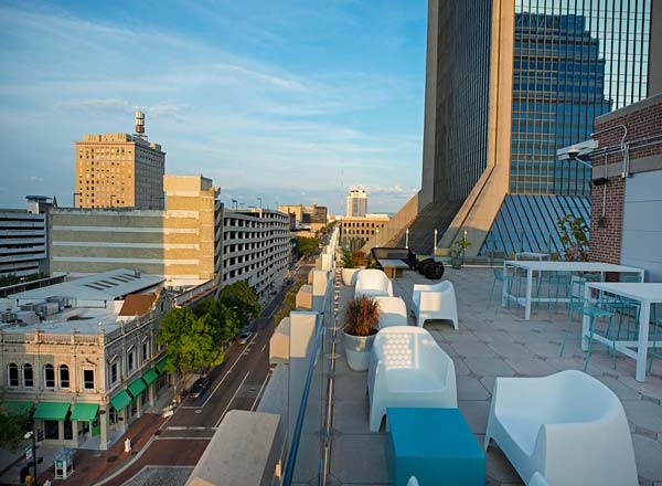 Rooftop bar Estrella Cocina in Jacksonville