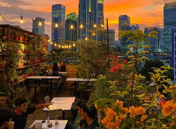 hause-rooftop-rooftop-bar-in-jakarta-the-rooftop-guide