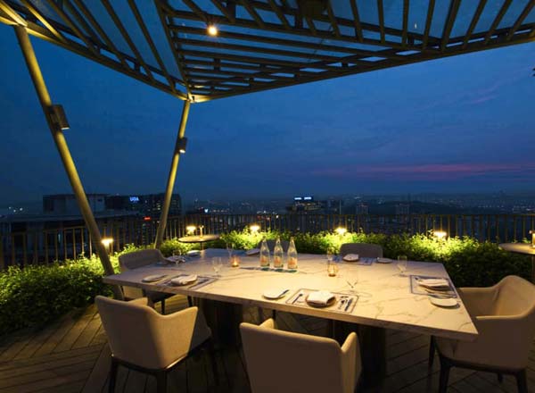 Rooftop bar Vouge Lounge in Kuala Lumpur