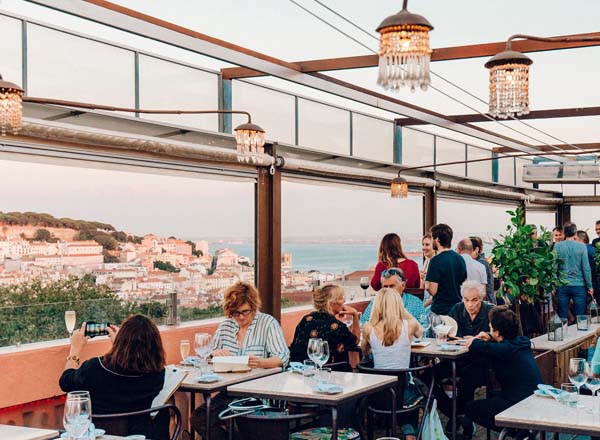 Rooftop bar Insólito Rooftop Bar in Lisbon