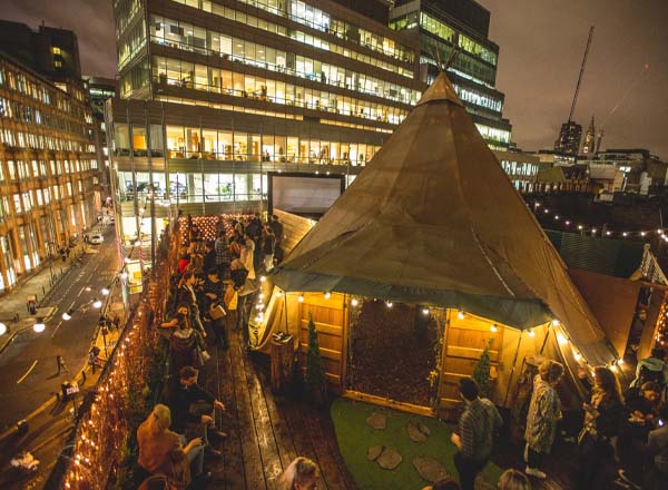 Rooftop bar Queen of Hoxton in London