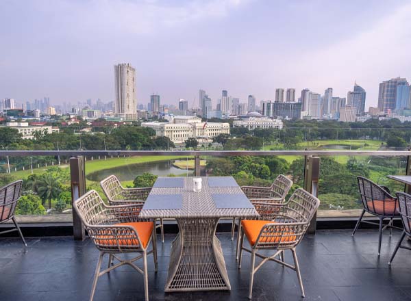 Sky Deck View Bar on Bayleaf Hotel - Rooftop bar in Manila | The ...