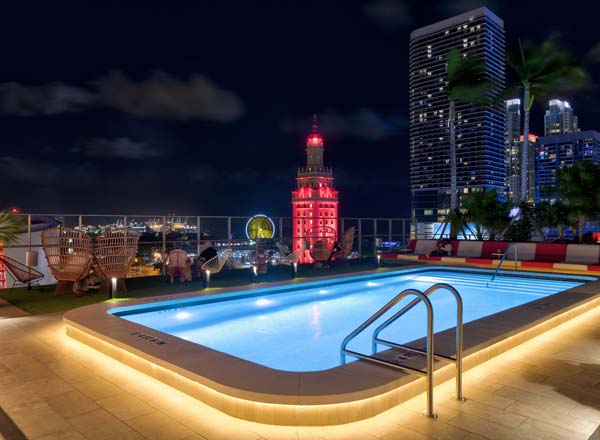 Rooftop bar Night Swim Rooftop Bar in Miami