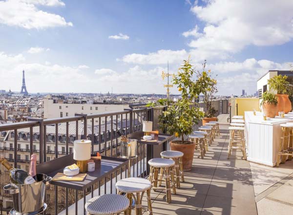 Rooftop bar Paris Perruche in Paris