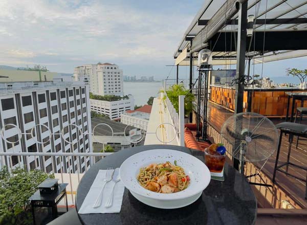 Three Sixty Revolving Restaurant & Rooftop Bar - Rooftop bar in Penang