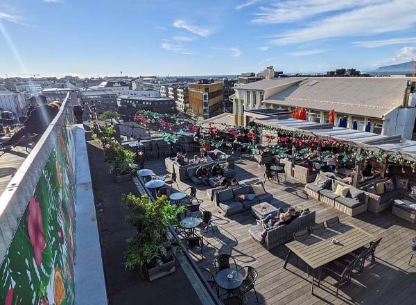 Rooftop bar Petersen Svítan in Reykjavik