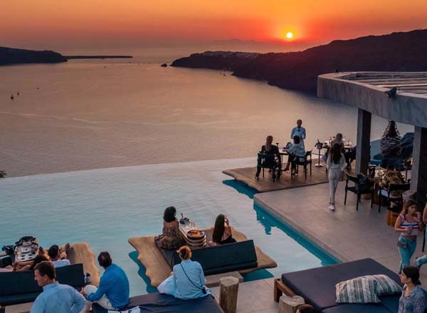 Rooftop bar CAVOTAGOO in Santorini