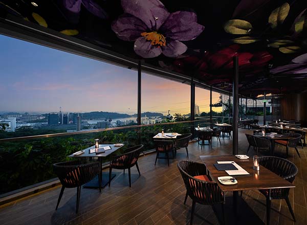 Rooftop bar Dusk @ Mount Faber Peak in Singapore