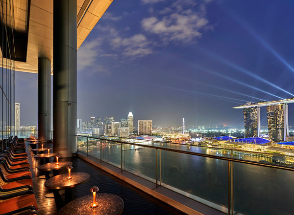 Rooftop bar VUE in Singapore