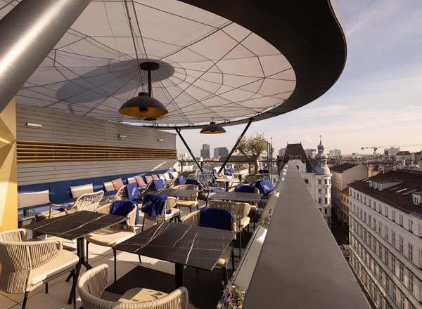 Rooftop bar Lamée Rooftop in Vienna