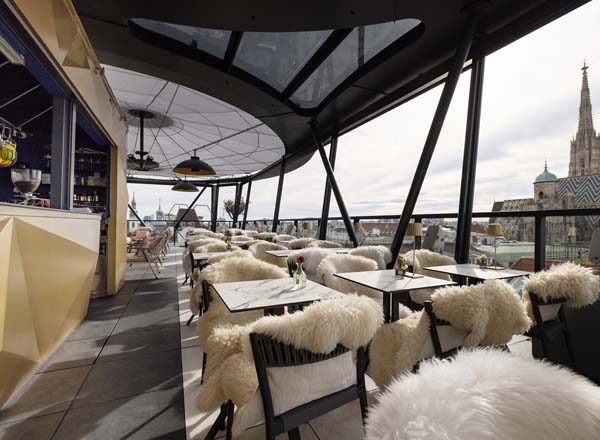 Rooftop bar Lamée Rooftop in Vienna