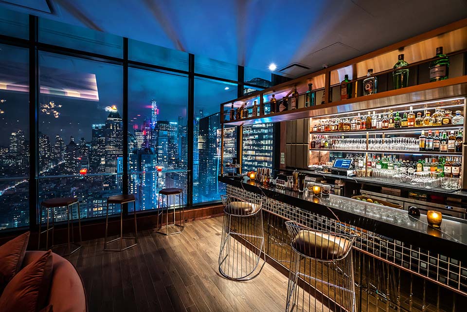 11 Best Rooftop Bars around Times Square [2024 UPDATE]