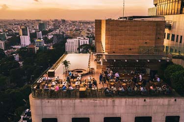 Amazing hotels with rooftop bar
