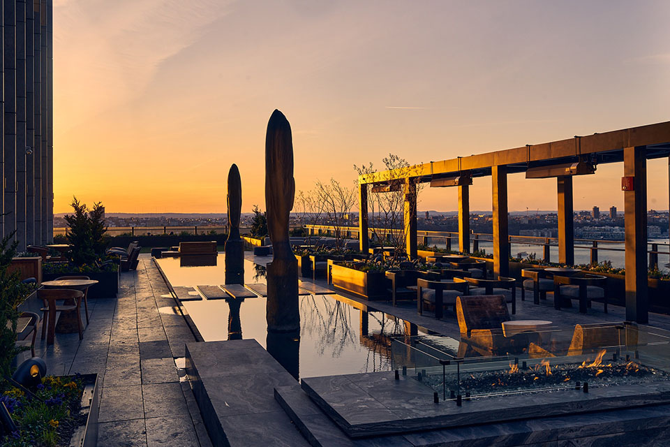 6 best rooftop bars in Hudson Yards, NYC [2024 UPDATE]