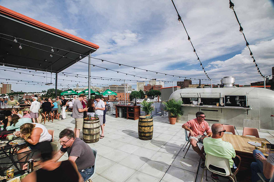 6 Best Rooftop Bars in Maine [2024 UPDATE]