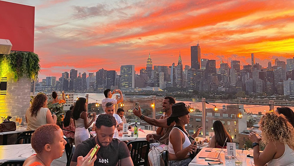 Best Rooftop Bars in Queens and Bronx 2025