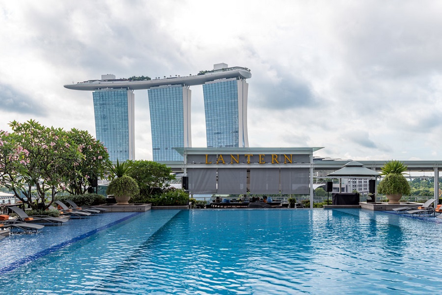 marina bay hotel singapore pool effaezah em