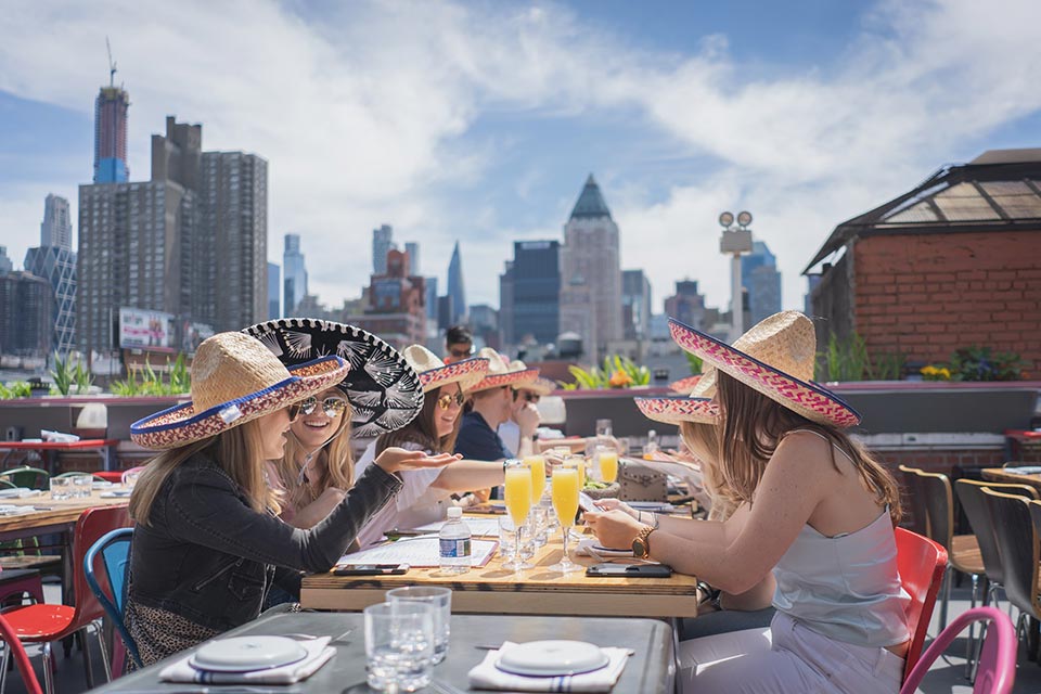 21 Best Rooftop Restaurants in NYC [2024 UPDATE]