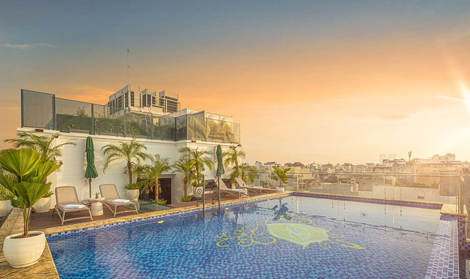 9 Best Rooftop Pools in Hanoi [2024 UPDATE]