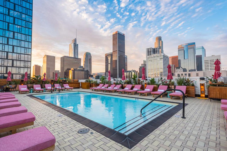 18 Best Rooftop Pools at hotels in Los Angeles [2022 UPDATE]